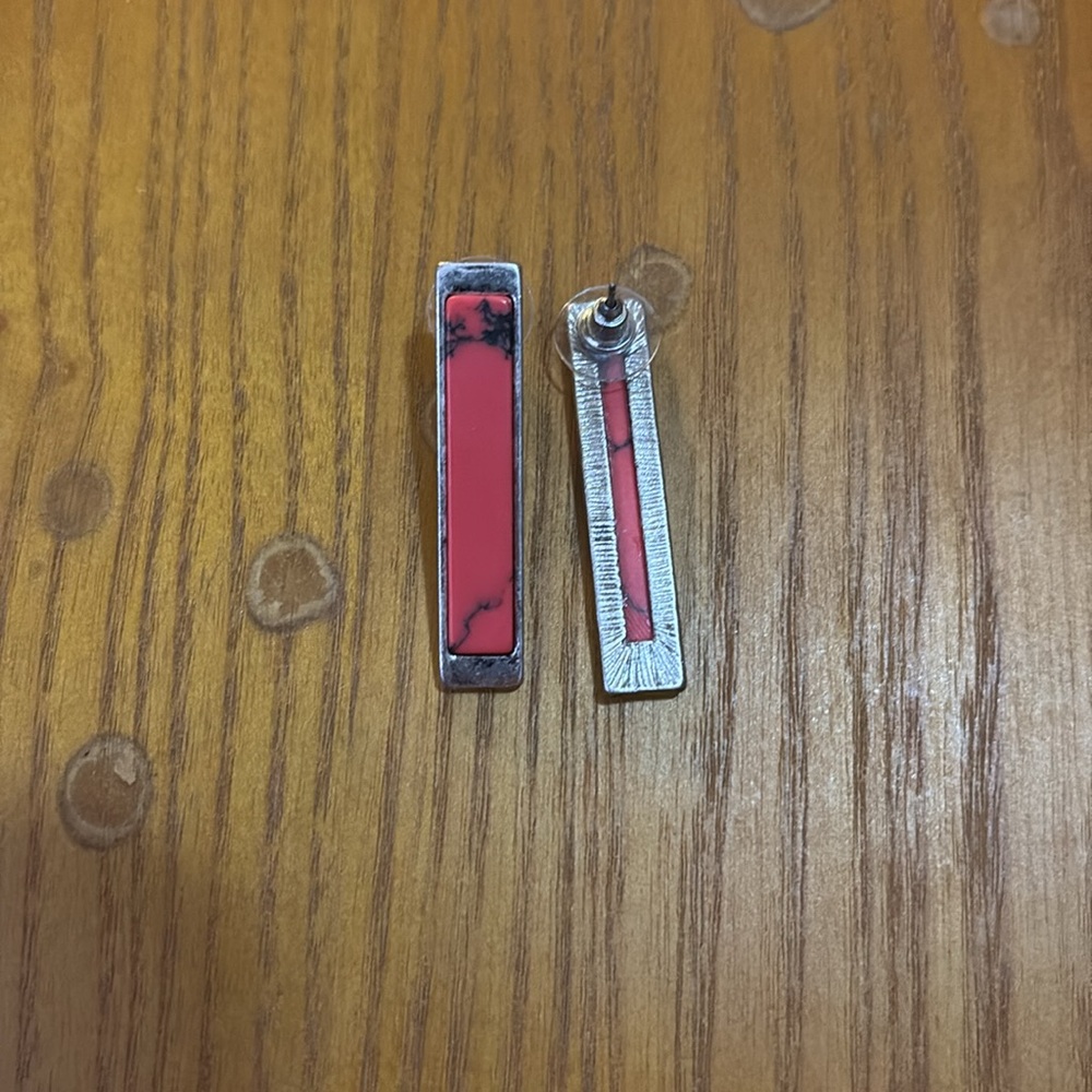 Red rectangle earrings - Picture 2 of 2
